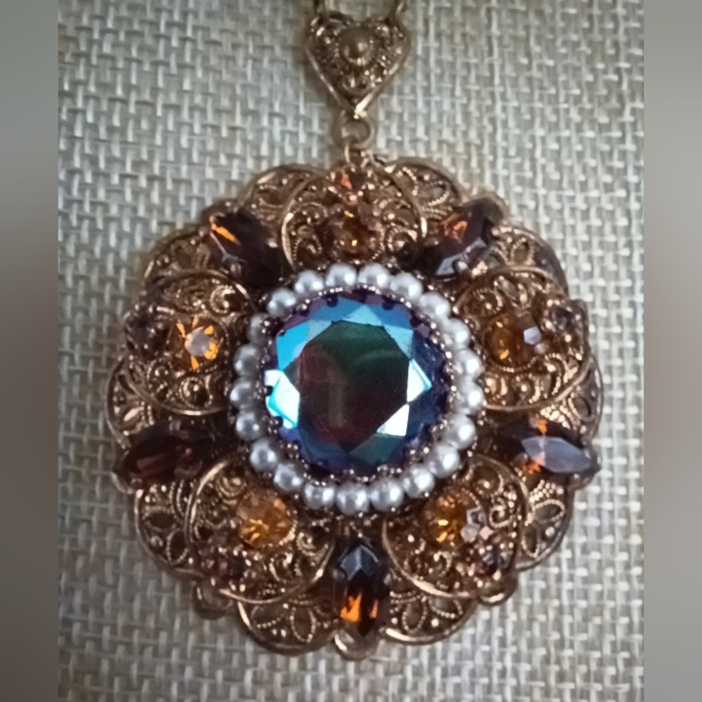 Vtg Filagree Brass AB/Topaz Rhinestone Faux Pearl Pendant Necklace West Germany